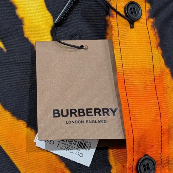 $1250 Mens BURBERRY Tiger Print Silk SS Button Up Shirt Bright Orange Small